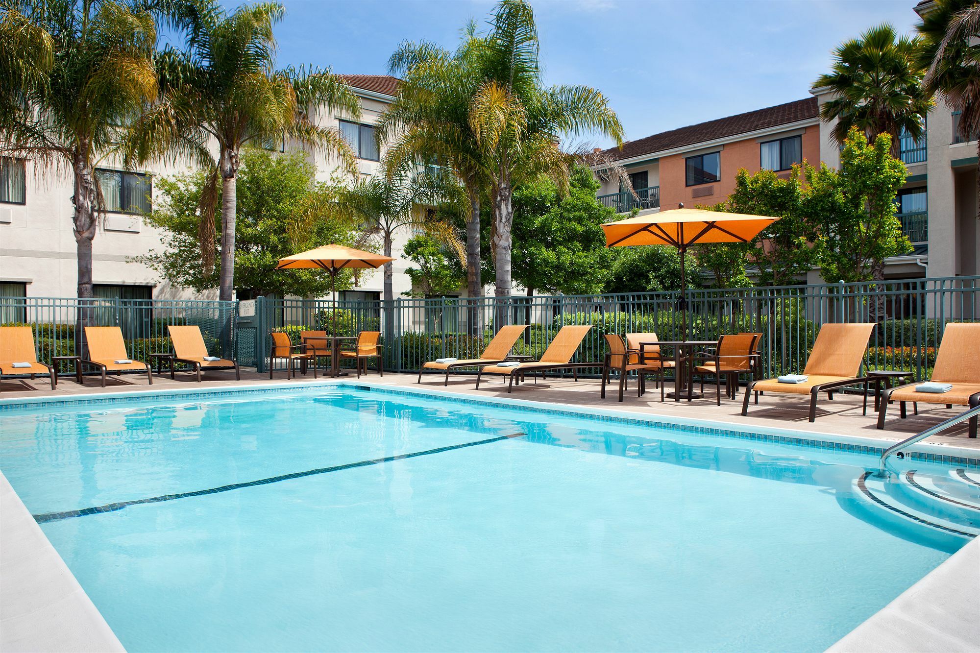 Courtyard By Marriott Oakland Airport Hotel Kültér fotó